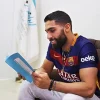 عکس هنرمند مراجعه کننده به کلینیک ایران نوین